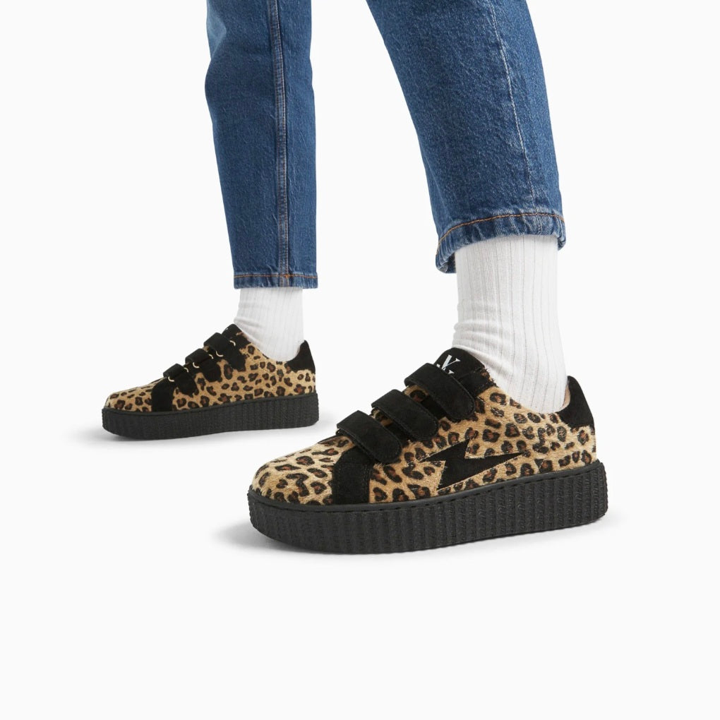 Basket noire à imprime leopard – Idéale pour un look 