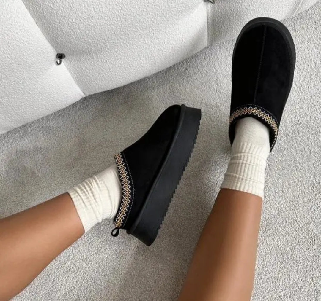 Aztec Platform Mules Dupe Black