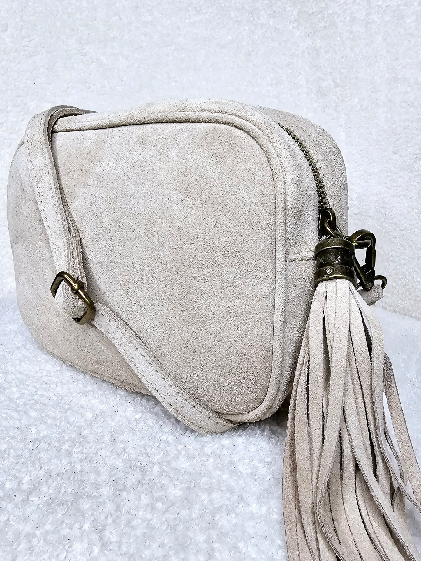 Sac bandoulière pompom rectangle daim Beige