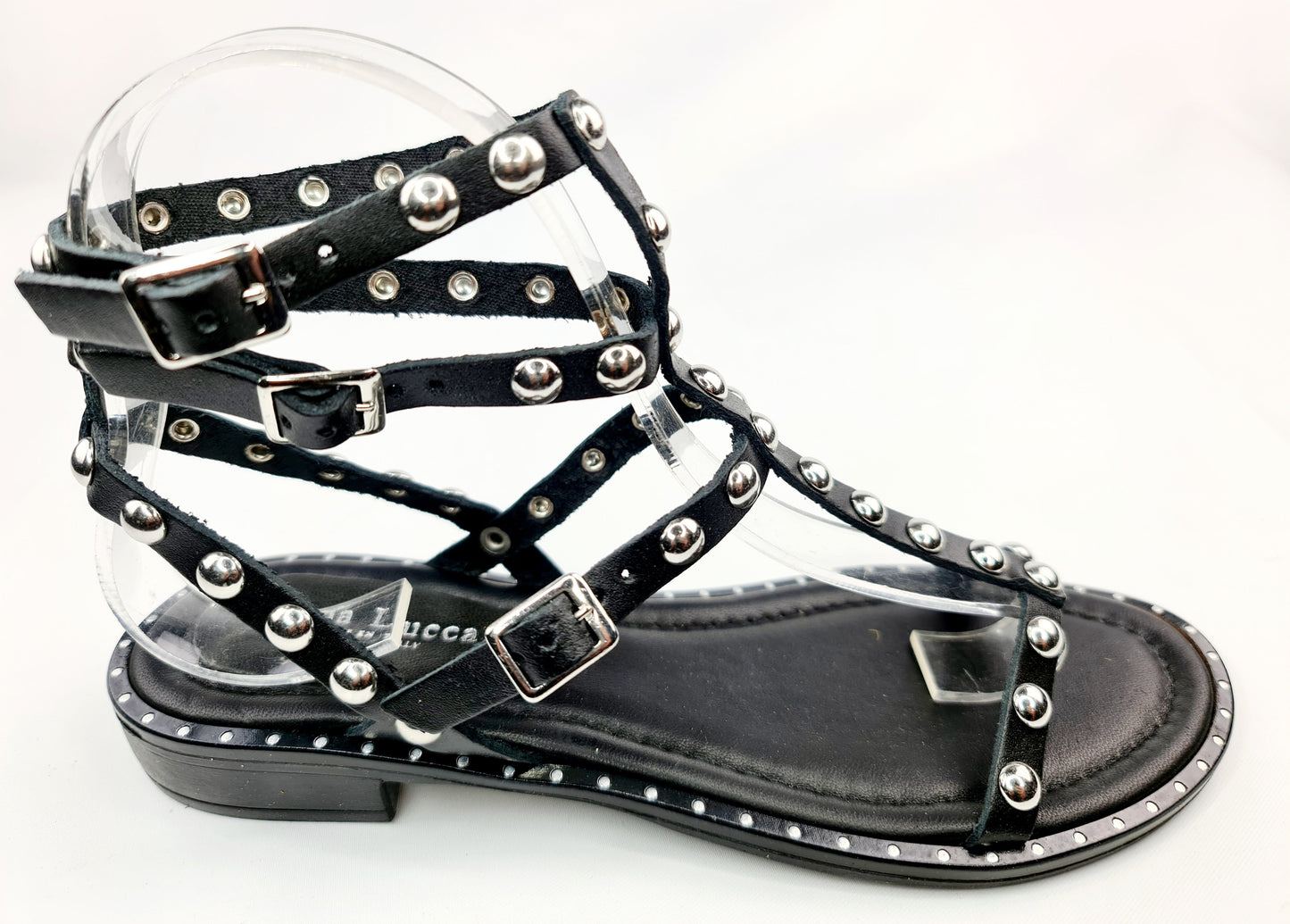 Donna Lucca black round stud sandals